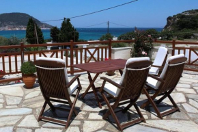 Pleoussa Studio and Apartments